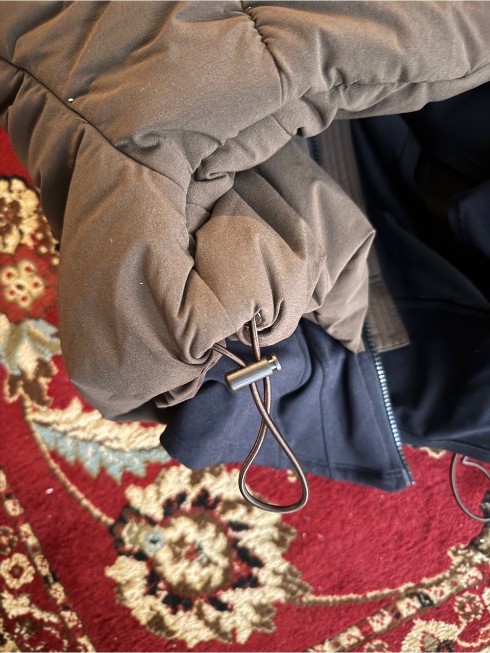 Alo Yoga Main Act Corset Puffer - Espresso - Picture 5 of 5